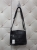 torebka-damska-czarna-listonoszka-l2195-srednia-na-ramie-crossbody-kieszenie-na-suwak-eko-skora-elegancka-codzienna-butik-szykownia-7