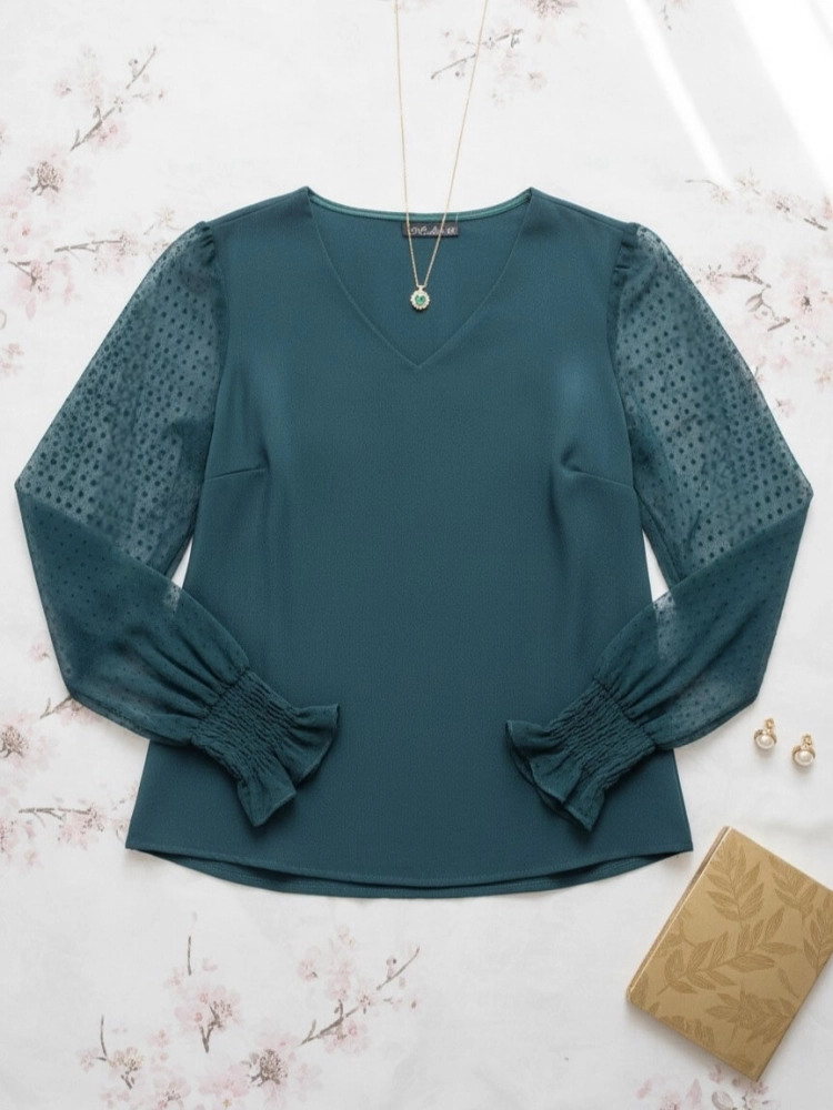 bluzka-melodia-butelkowa-zielona-dekolt-v-tiulowe-rekawy-kropeczki-elegancka-madex-plus-size-smile-butik-szykownia-4