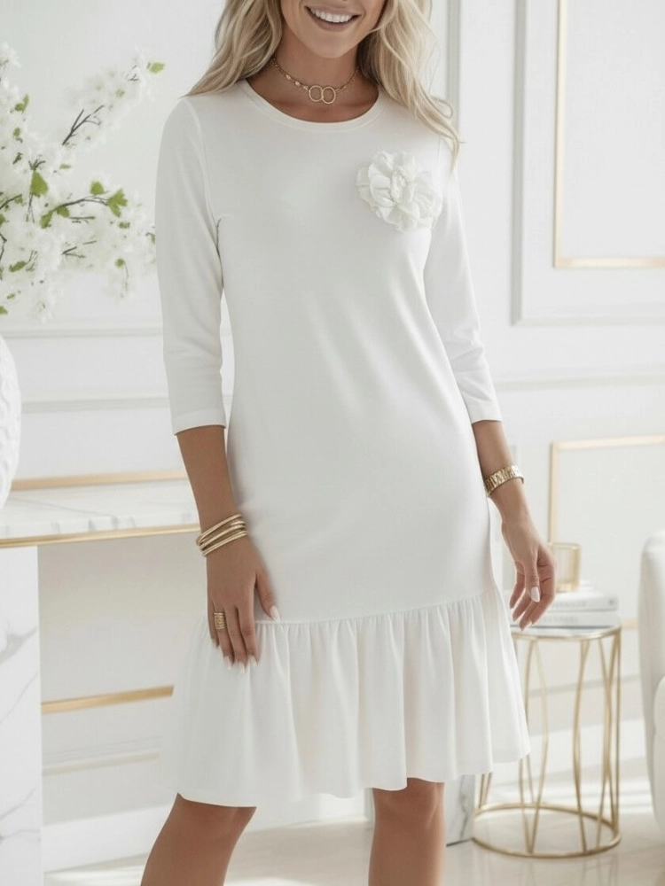 sukienka-blanca-biala-elegancka-sukienka-z-kwiatem-falbana-wloska-sukienka-oversize-lekka-letnia-sukienka-na-komunie-przyjecia-butik-szykownia-1