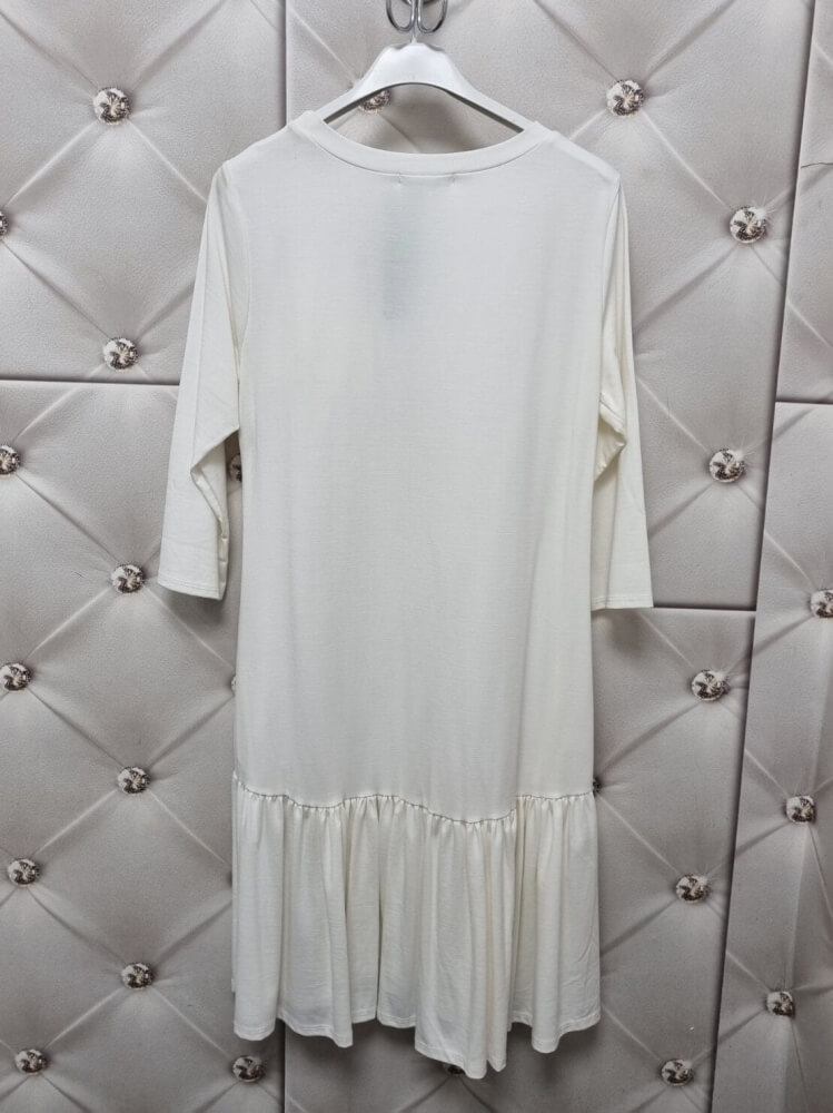 sukienka-blanca-biala-elegancka-sukienka-z-kwiatem-falbana-wloska-sukienka-oversize-lekka-letnia-sukienka-na-komunie-przyjecia-butik-szykownia-11