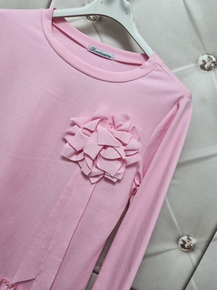 sukienka-rozowa-rosalia-z-kwiatem-falbana-oversize-maselko-komunia-wiosna-elegancka-wloska-butik-szykownia-10