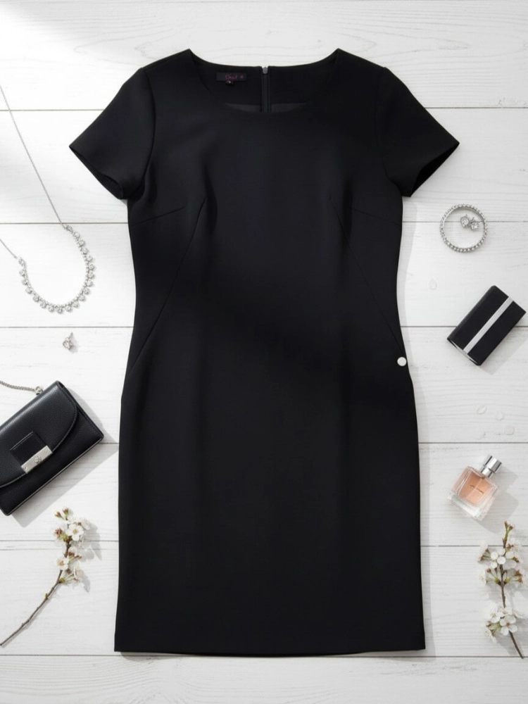 sukienka-noemi-czarna-klasyczna-mala-czarna-elda-elegancka-z-kieszeniami-do-pracy-na-wyjscie-basic-butik-szykownia-3