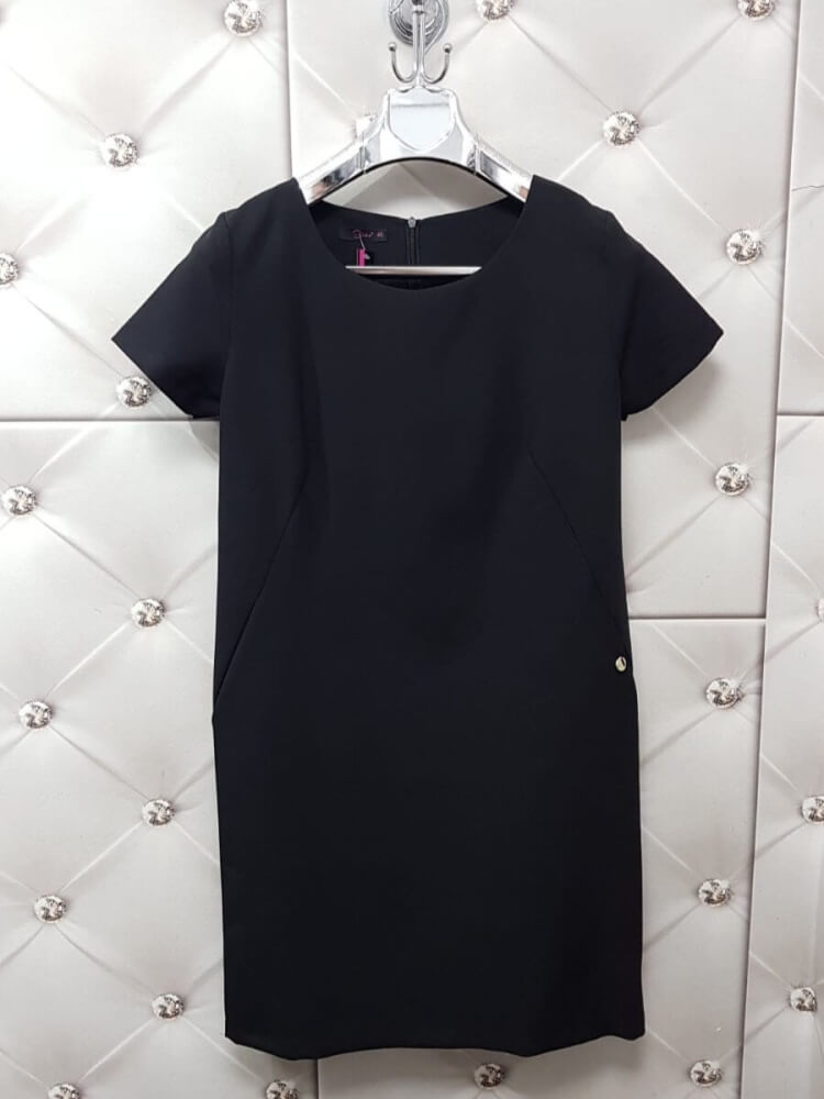 sukienka-noemi-czarna-klasyczna-mala-czarna-elda-elegancka-z-kieszeniami-do-pracy-na-wyjscie-basic-butik-szykownia-8