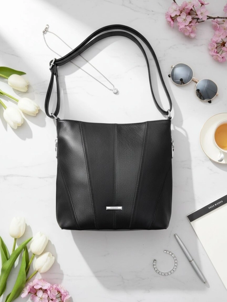 silviarosa-sr6021-torebka-damska-czarna-listonoszka-ekoskora-kieszenie-boczna-kieszonka-na-zamek-regulowany-pasek-codzienna-elegancka-klasyczna-modna-butik-szykownia-2