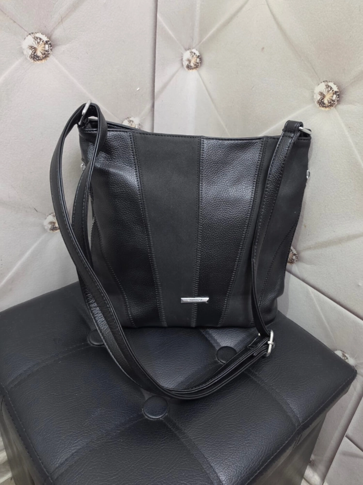 silviarosa-sr6021-torebka-damska-czarna-listonoszka-ekoskora-kieszenie-boczna-kieszonka-na-zamek-regulowany-pasek-codzienna-elegancka-klasyczna-modna-butik-szykownia-8