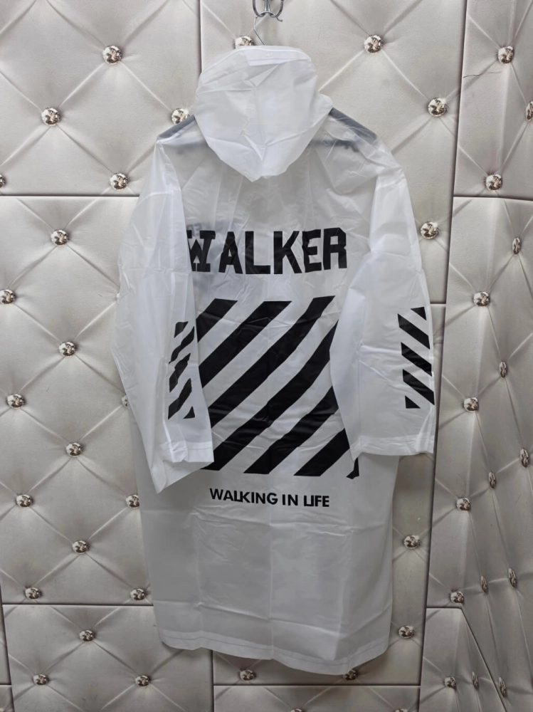 bialy-plaszcz-przeciwdeszczowy-bruno-rossi-d29-limitowana-edycja-raincoat-damski-wodoodporny-z-kapturem-oversize-lekki-na-deszcz-podrozny-modny-butik-szykownia-11