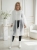 bialy-transparentny-plaszcz-przeciwdeszczowy-bruno-rossi-d24-limitowana-edycja-raincoat-damski-wodoodporny-z-kapturem-oversize-lekki-na-deszcz-podrozny-modny-butik-szykownia-6