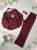 komplet-dzianinowy-bordowy-cosy-chic-elegancki-komplet-damski-wygodny-zestaw-damski-bluzka-spodnie-szerokie-nogawki-wiskoza-elastyczny-rozmiar-uniwersalny-modny-look-wiosna-2026-butik-szykownia-3