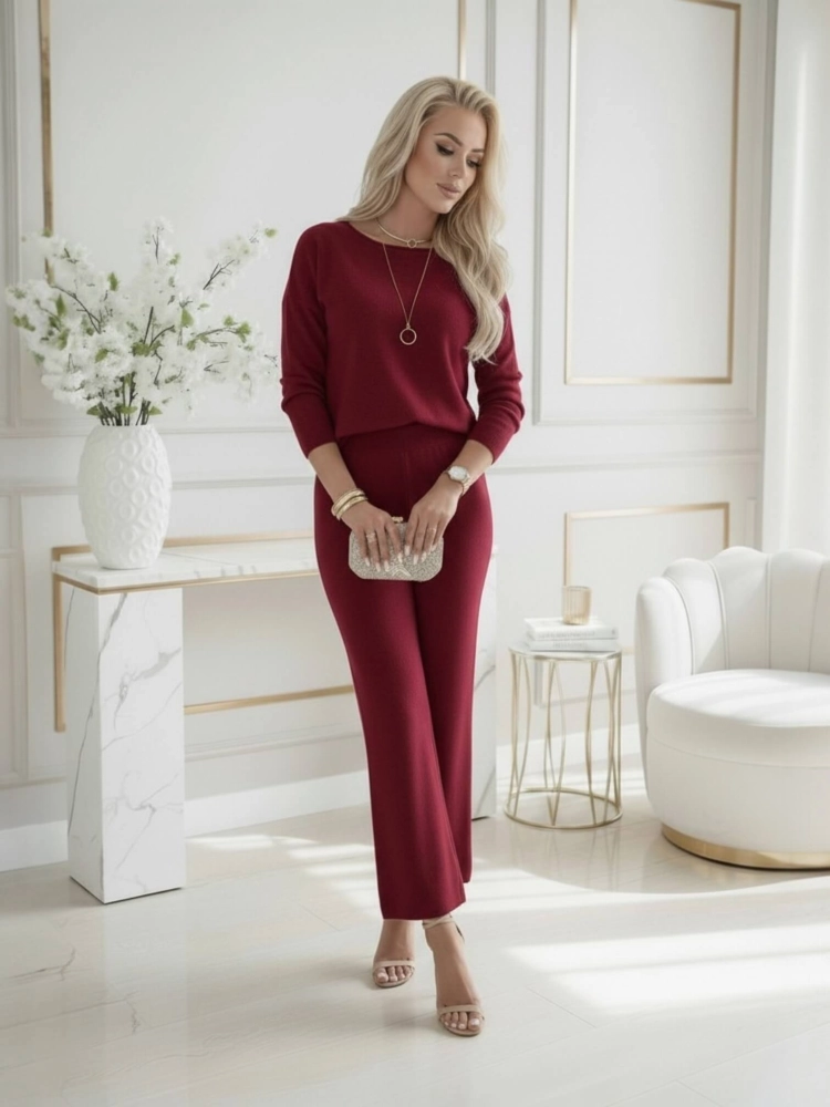 komplet-dzianinowy-bordowy-cosy-chic-elegancki-komplet-damski-wygodny-zestaw-damski-bluzka-spodnie-szerokie-nogawki-wiskoza-elastyczny-rozmiar-uniwersalny-modny-look-wiosna-2026-butik-szykownia-5