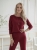 komplet-dzianinowy-bordowy-cosy-chic-elegancki-komplet-damski-wygodny-zestaw-damski-bluzka-spodnie-szerokie-nogawki-wiskoza-elastyczny-rozmiar-uniwersalny-modny-look-wiosna-2026-butik-szykownia-6