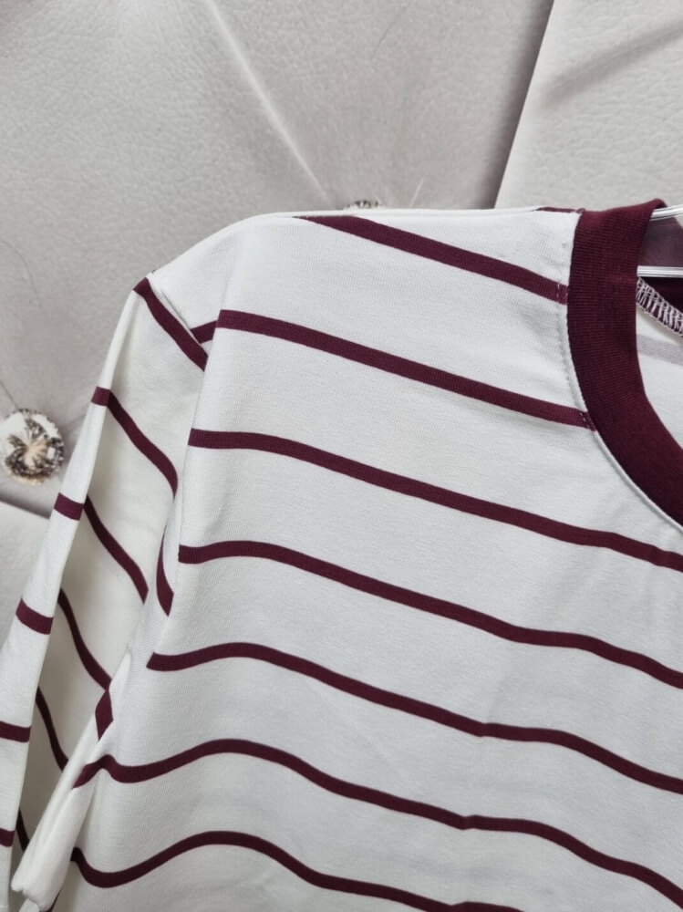 bluzka-tshirt-stayhere-paski-bialo-bordowe-kieszonka-bawelna-elastan-codzienna-model-4A-butik-szykownia-7