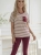 bluzka-tshirt-stayhere-ecru-waniliowa-paski-bordowe-kieszonka-bawelna-elastan-codzienna-model-2B-butik-szykownia-5