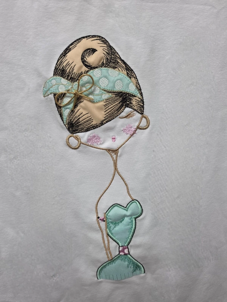 bluzka-tshirt-madnes-biala-aplikacja-3d-krotki-rekaw-premium-polska-produkcja-bawelna-elastyczna-rozmiary-1-2-3-codzienna-elegancka-butik-szykownia-8