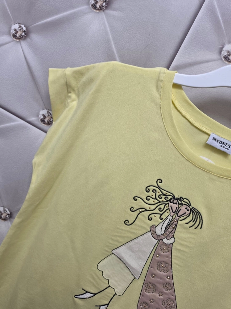 bluzka-tshirt-madnes-zolta-aplikacja-3d-krotki-rekaw-premium-polska-produkcja-bawelna-elastyczna-rozmiary-1-2-3-codzienna-elegancka-butik-szykownia-7