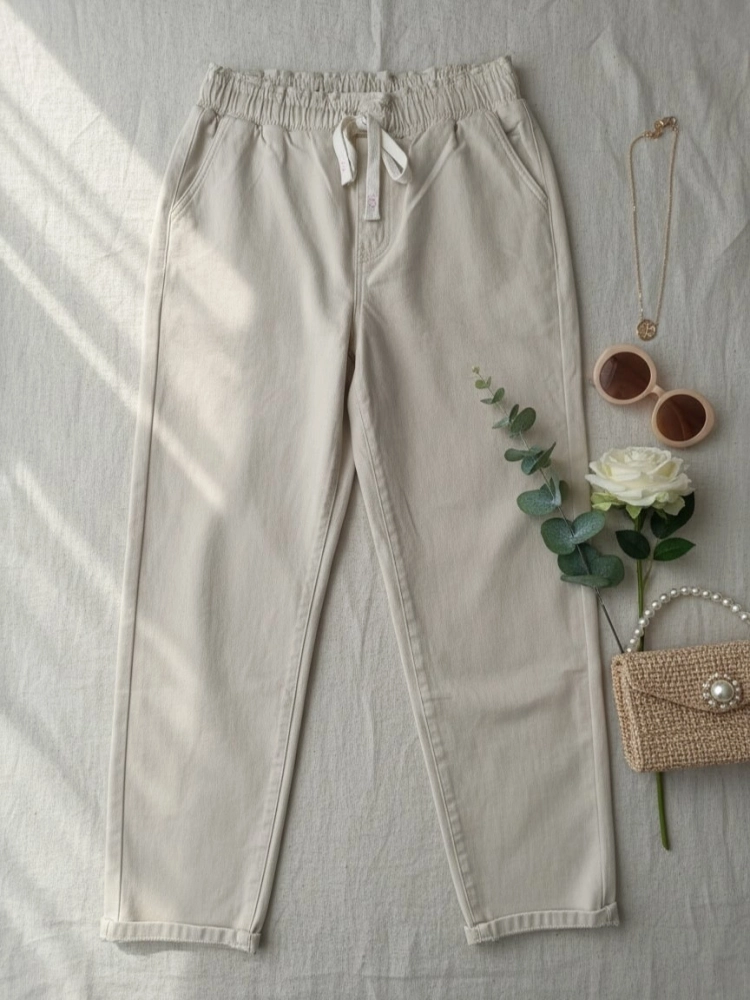 milas-spodnie-jeansy-momfit-e658-3-jasny-bez-guma-w-pasie-troczek-wloskie-denim-casual-wiosna-lato-butik-szykownia-3