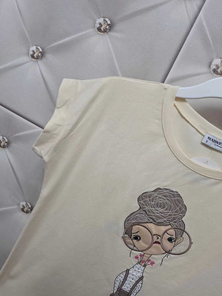 bluzka-tshirt-madnes-waniliowa-aplikacja-3d-krotki-rekaw-premium-polska-produkcja-bawelna-elastyczna-rozmiary-1-2-3-codzienna-elegancka-butik-szykownia-8