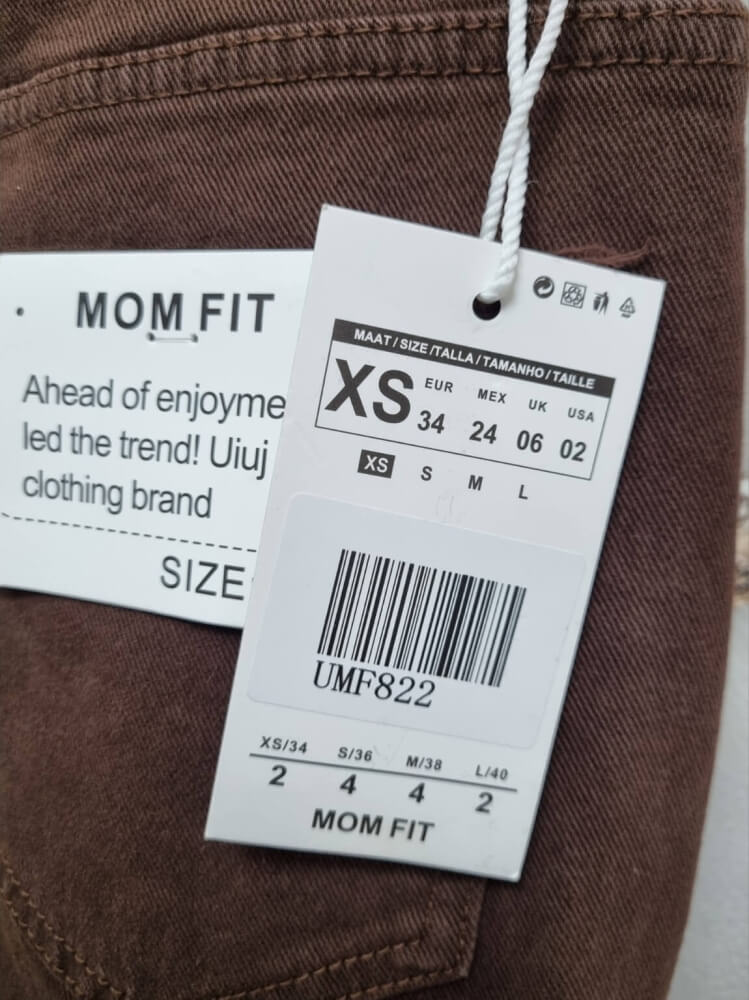 spodnie-jeansy-uiuj-mom-fit-umf822-czekoladowe-pasek-zlota-klamra-bawelna-elastan-stylizacja-damska-butik-szykownia-13