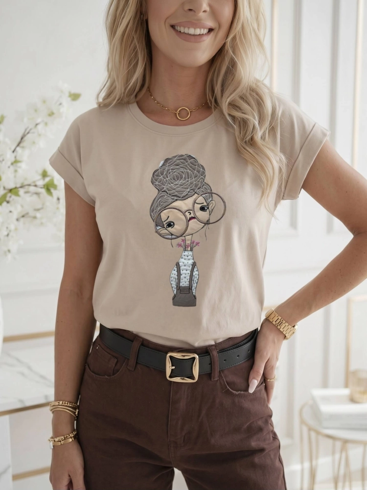 bluzka-tshirt-madnes-bezowa-aplikacja-3d-krotki-rekaw-premium-polska-produkcja-bawelna-elastyczna-rozmiary-1-2-3-codzienna-elegancka-butik-szykownia-1