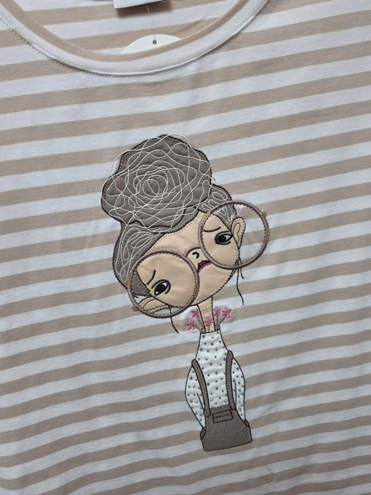 bluzka-tshirt-madnes-paski-bezowe-biale-aplikacja-3d-krotki-rekaw-premium-polska-produkcja-bawelna-elastyczna-rozmiary-1-2-3-codzienna-elegancka-butik-szykownia-9