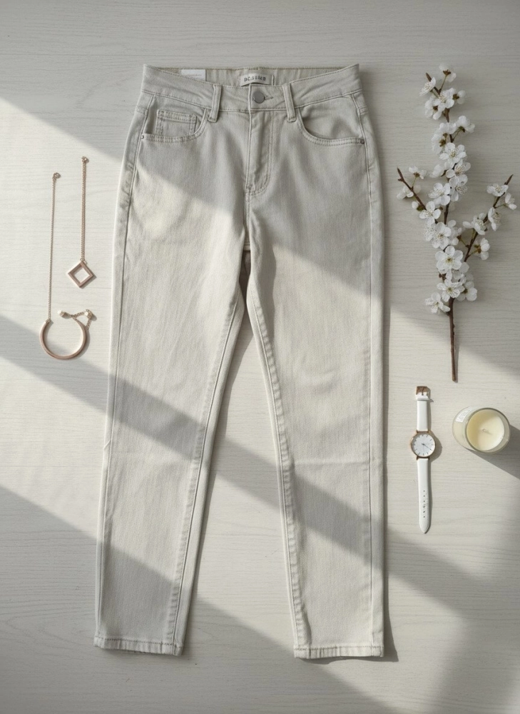 spodnie-jeansy-re-dress-re3101-2-mom-fit-jasny-bez-elastyczne-damskie-wysoki-stan-wiosenne-modne-casual-delux-design-butik-szykownia-3