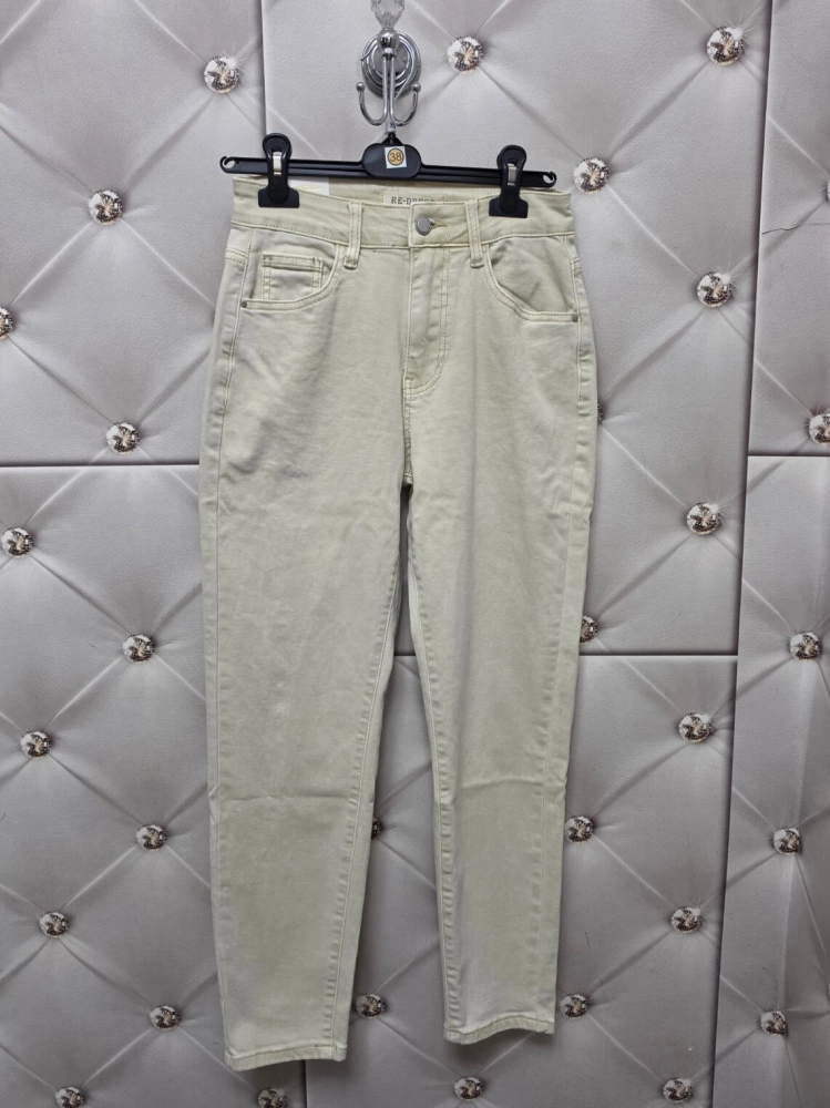 spodnie-jeansy-re-dress-re3101-2-mom-fit-jasny-bez-elastyczne-damskie-wysoki-stan-wiosenne-modne-casual-delux-design-butik-szykownia-8