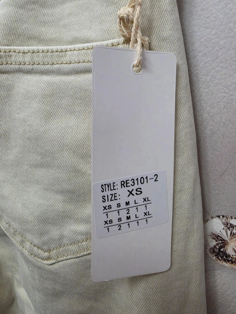 spodnie-jeansy-re-dress-re3101-2-mom-fit-jasny-bez-elastyczne-damskie-wysoki-stan-wiosenne-modne-casual-delux-design-butik-szykownia-10
