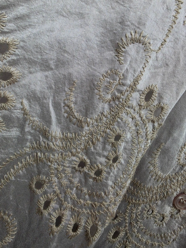 bluzka-koszulowa-luminara-mist-fango-haftowana-mgielka-tencel-lekka-przewiewna-wiazana-damska-elegancka-butik-szykownia-11