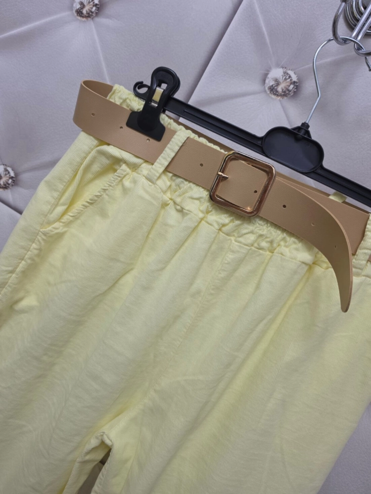 komplet-sztruksowy-blue-vento-pastelowy-zolty-bluza-spodnie-cienki-sztruks-bawelna-guma-w-pasie-pasek-mom-fit-wiosna-lato-butik-szykownia-14