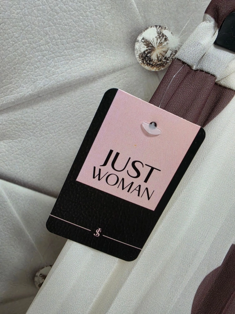 spodnica-plisowana-amara-dots-just-women-biala-czekoladowe-grochy-duze-kropki-midi-plisy-guma-w-pasie-wloska-produkcja-elegancka-wiosna-lato-butik-szykownia-9