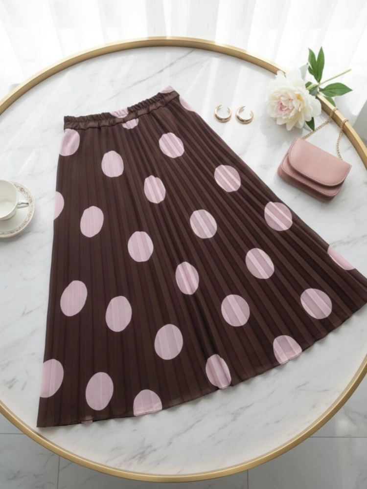 spodnica-plisowana-amara-dots-just-women-czekoladowa- pudrowy-roz-grochy-duze-kropki-midi-plisy-guma-w-pasie-wloska-produkcja-elegancka-wiosna-lato-butik-szykownia-4