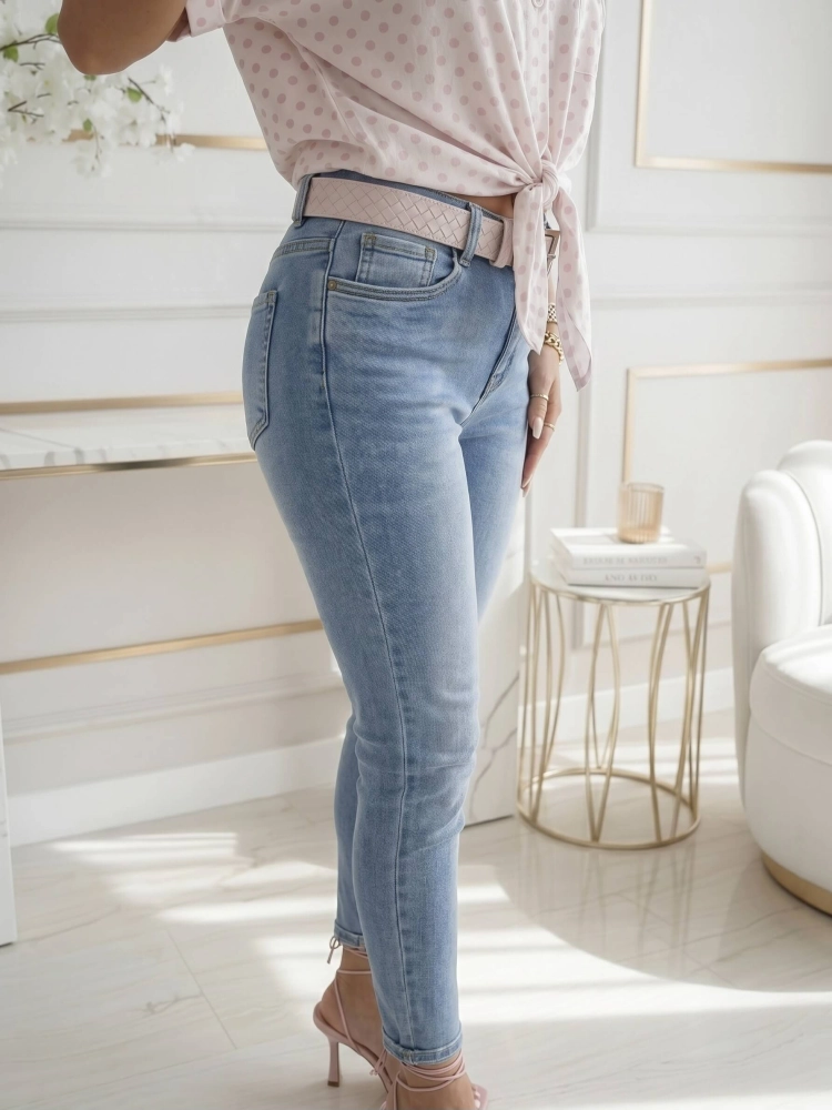 jeansy-msara-slim-fit-sz3367-5-jasny-jeans-przecierane-skinny-pasek-pudrowy-roz-elastyczne-butik-szykownia-6