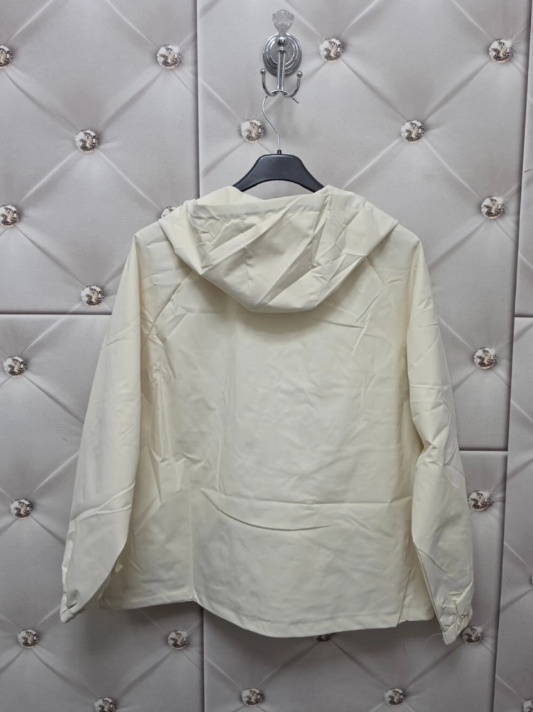 kurtka-arlena-smietankowa-wiatrowka-przejsciowa-przeciwdeszczowa-przeciwwiatrowa-oversize-z-kapturem-rozmiar-uniwersalny-butik-szykownia-10