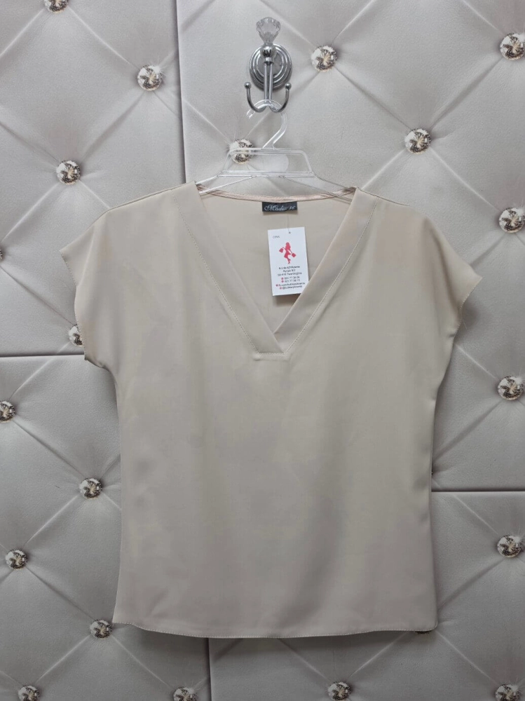 bluzka-bianca-damska-bezowa-madex-modo-polska-produkcja-dekolt-v-krotki-rekaw-wiskoza-elegancka-codzienna-pod-marynarke-lekka-przewiewna-plus-small-size-butik-szykownia-8
