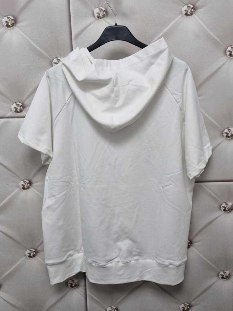 komplet-the-still-bialy-dresowy-z-kapturem-krotki-rekaw-szorty-bawelniany-oversize-rozmiar-uniwersalny-butik-szykownia-13