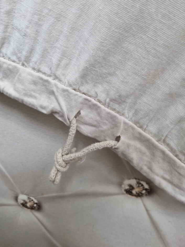 bluzka-say-yes-jasnobezowa-oversize-zlota-aplikacja-kwiaty-napis-wiazana-na-dole-bawelna-wiskoza-len-rozmiar-uniwersalny-butik-szykownia-13