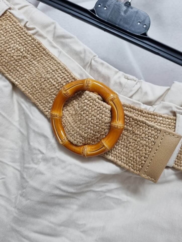 spodenki-sunny-boho-jasnobezowe-gnieciuchy-z-paskiem-pleciony-pasek-guma-w-pasie-wiskoza-nylon-elastan-rozmiar-uniwersalny-butik-szykownia-7