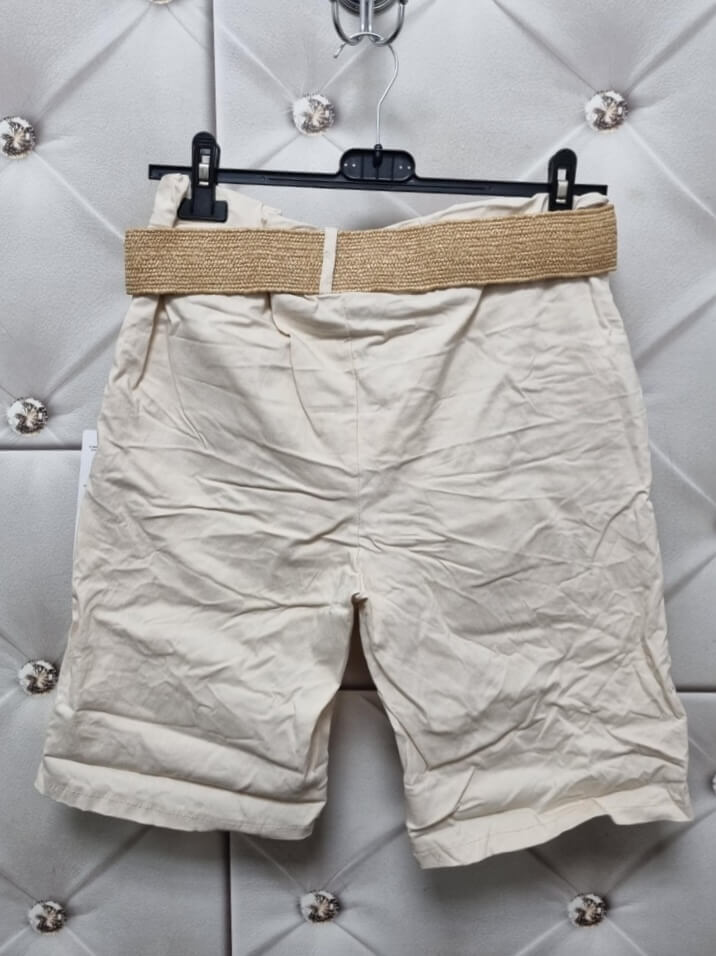spodenki-sunny-boho-jasnobezowe-gnieciuchy-z-paskiem-pleciony-pasek-guma-w-pasie-wiskoza-nylon-elastan-rozmiar-uniwersalny-butik-szykownia-8
