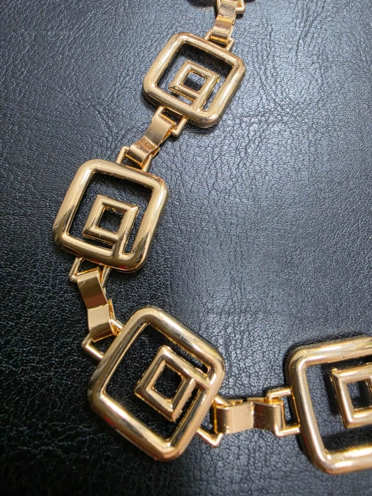 pasek-lancuszkowy-zloty-model-4-metalowy-regulowany-na-karabinczyk-geometryczne-ogniwa-do-sukienki-spodni-spodnicy-butik-szykownia-6
