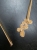 pasek-sprezynka-model-1015-zloty-elastyczny-z-ozdoba-kwiatki-metalowy-bizuteryjny-do-sukienki-tuniki-sweterka-butik-szykownia-5