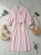 sukienka-bellaria-szmizjerka-baby-pink-z-cienkiego-sztruksu-koszulowa-z-paskiem-bawelniana-guziki-kolnierzyk-butik-szykownia-3
