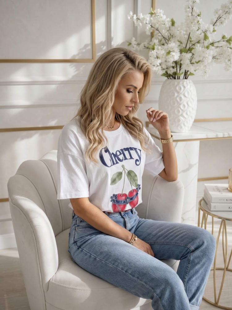 bluzka-tshirt-agape-biala-oversize-aplikacja-3d-wisnie-krotki-rekaw-bawelna-elastan-wloska-produkcja-modna-casual-wiosna-lato-butik-szykownia-2