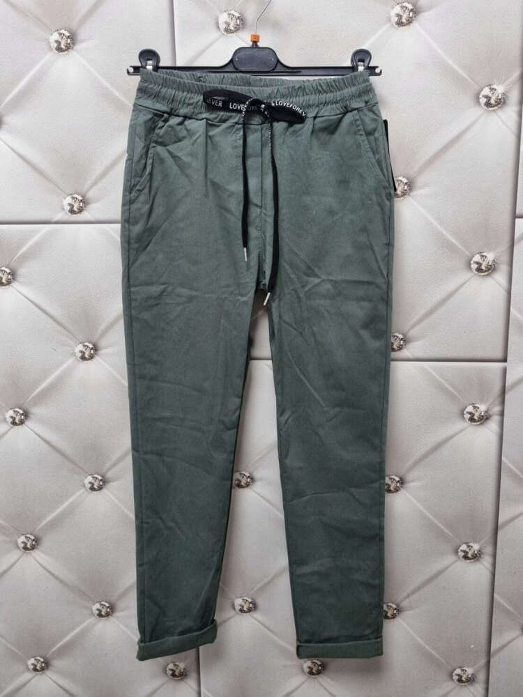 spodnie-kayax-elastyczne-mom-fit-wiazane-kieszenie-khaki-zielone-lato-butik-szykownia-9