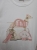 bluzka-tshirt-agape-biala-oversize-aplikacja-3d-torebka-pudrowy-roz-krotki-rekaw-bawelna-elastan-wloska-produkcja-modna-casual-wiosna-lato-butik-szykownia-9