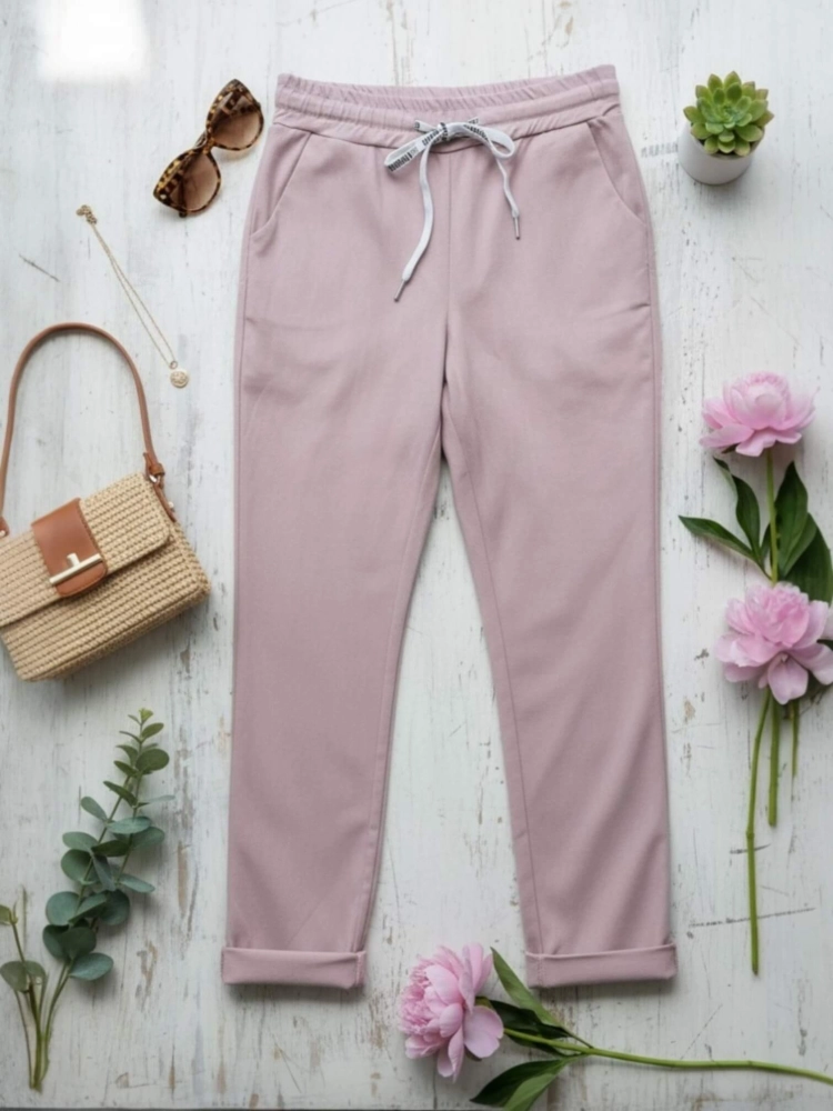 spodnie-kayax-pudrowy-roz-wygodne-elastyczne-spodnie-damskie-guma-w-pasie-troczek-kieszenie-casual-butik-szykownia-3