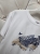 bluzka-tshirt-agape-biala-oversize-aplikacja-3d-trampek-granatowy-krotki-rekaw-bawelna-elastan-wloska-produkcja-modna-casual-wiosna-lato-butik-szykownia-7
