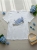 bluzka-tshirt-agape-biala-oversize-aplikacja-3d-trampek-błękitny-krotki-rekaw-bawelna-elastan-wloska-produkcja-modna-casual-wiosna-lato-butik-szykownia-4