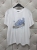 bluzka-tshirt-agape-biala-oversize-aplikacja-3d-trampek-błękitny-krotki-rekaw-bawelna-elastan-wloska-produkcja-modna-casual-wiosna-lato-butik-szykownia-9