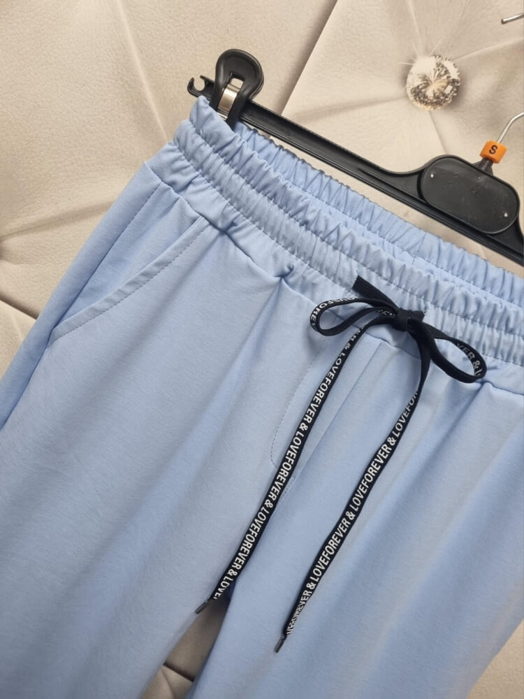 spodnie-kayax-maselko-cygaretki-niebieskie-baby-blue-pastelowe-elastyczne-damskie-dresowe-eleganckie-z-troczkiem-casual-wygodne-butik-szykownia-7