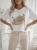 bluzka-tshirt-agape-biala-oversize-aplikacja-3d-trampek-beżowy-krotki-rekaw-bawelna-elastan-wloska-produkcja-modna-casual-wiosna-lato-butik-szykownia-1