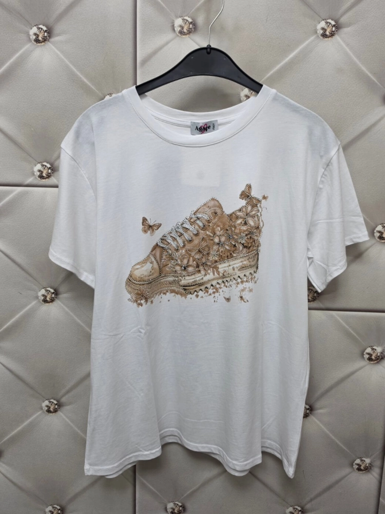 bluzka-tshirt-agape-biala-oversize-aplikacja-3d-trampek-beżowy-krotki-rekaw-bawelna-elastan-wloska-produkcja-modna-casual-wiosna-lato-butik-szykownia-9